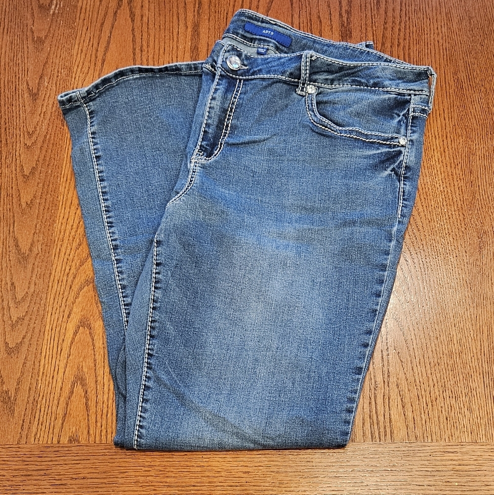 Apt. 9 Women's Blue Jeans With Bedazzled Pockets 18W